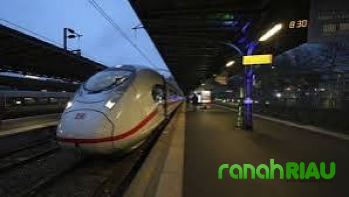 Bunuh diri di Malam Natal, Masinis lompat dari Kereta Api Berkecepatan Tinggi